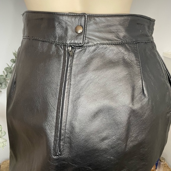 Black Leather Vintage Pencil Skirt - Picture 4 of 10